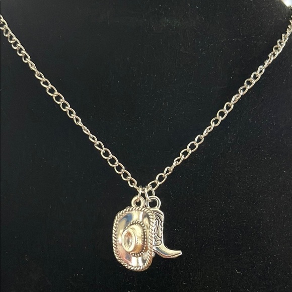 Country Pendant Necklace - Picture 1 of 4